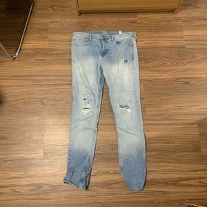 Slim 32x32 Ripped Jeans